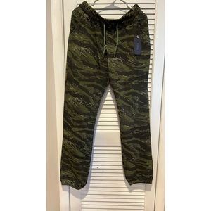 ✨SOLD✨Arsnl x Men’s Camo Joggers